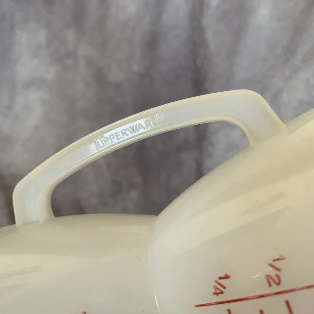 Tupperware Vintage Dry Wet Double Measuring Cup 8 oz 1 Cup 2 Sided Hour Glass